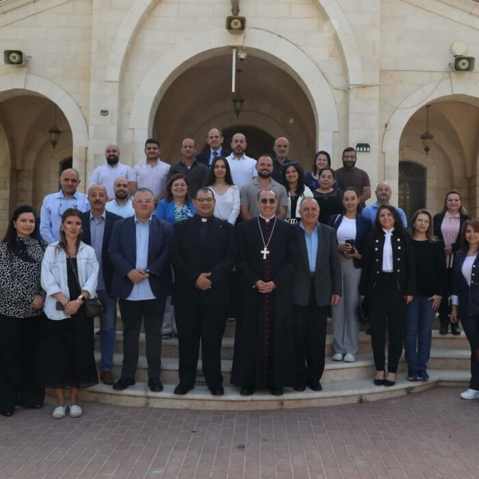 “معًا نكون الملح”: النيابة البطريركية اللاتينية تعقد اللقاء الإداري والروحي الثالث لموظفي مطرانية اللاتين في الأردن
